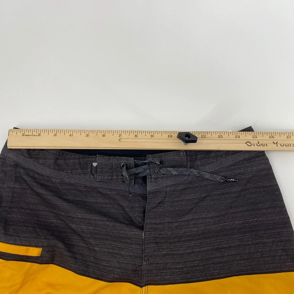 Quiksilver Board Shorts Mens 30 Charcoal Yellow Striped Surf‎ Swim Trunks Summer